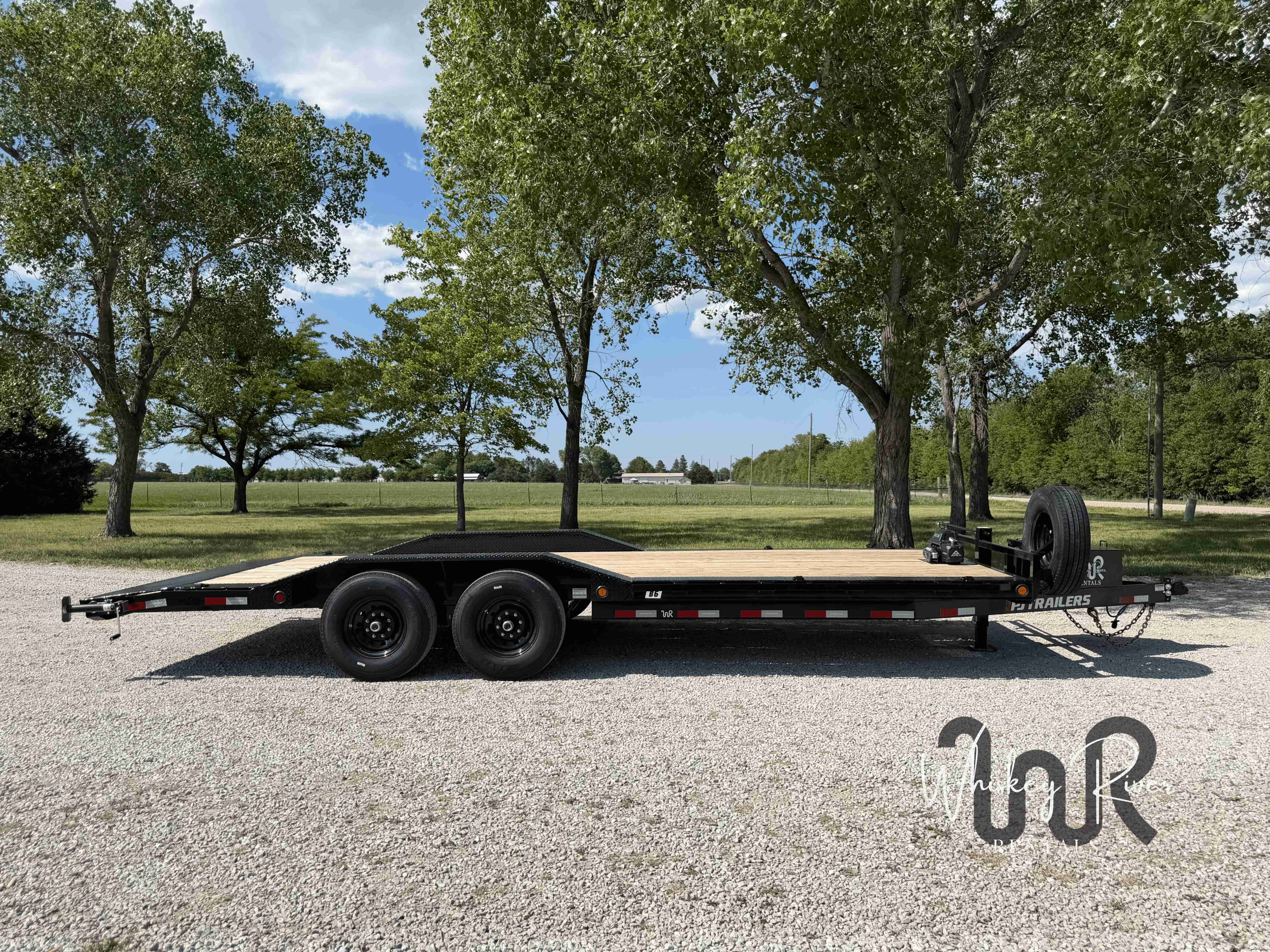 22' Car/Equipment Hauler w/Drive Over Fenders & Winch view 4