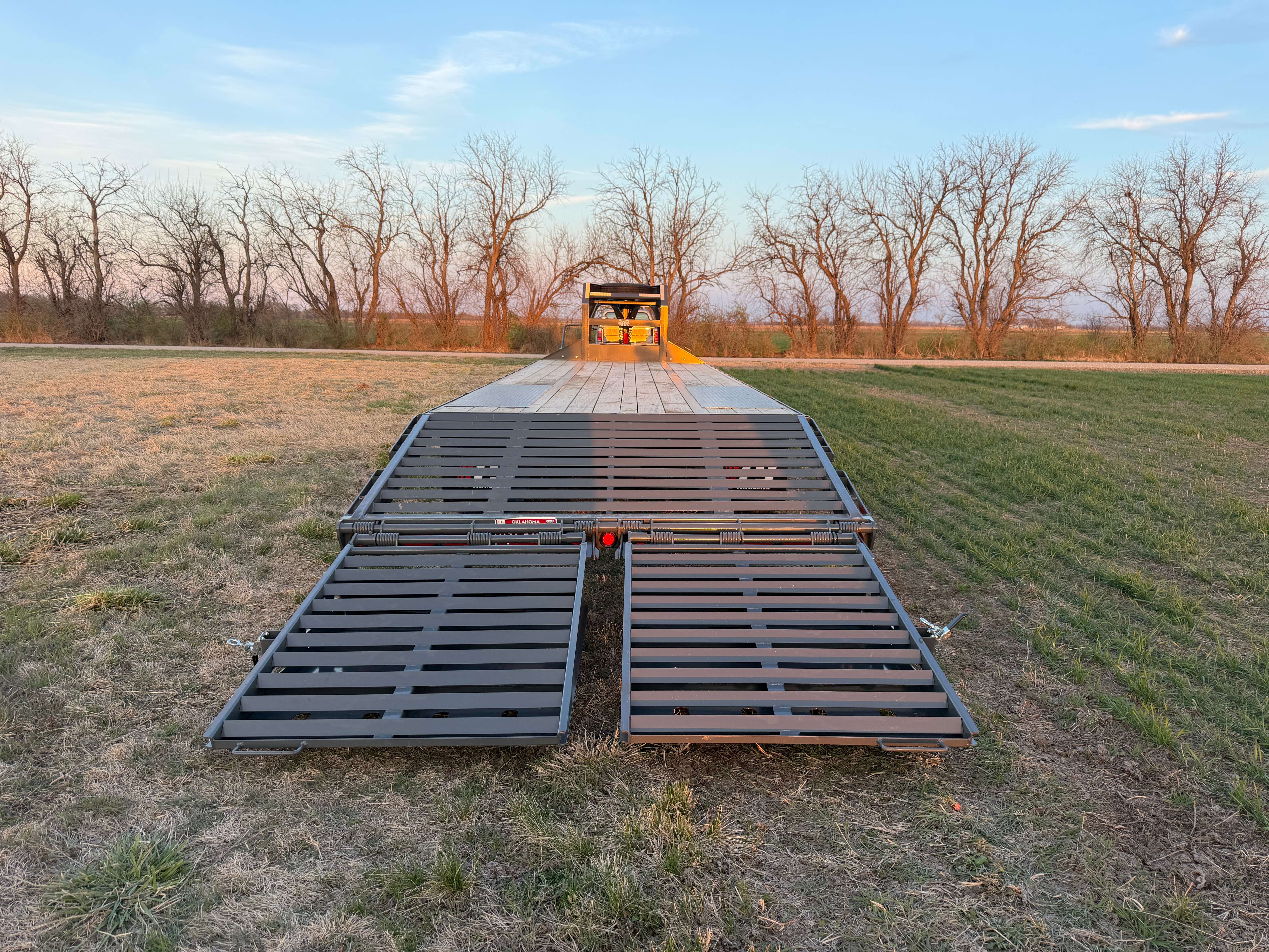30' Gooseneck Deckover w/Monster Ramps view 2