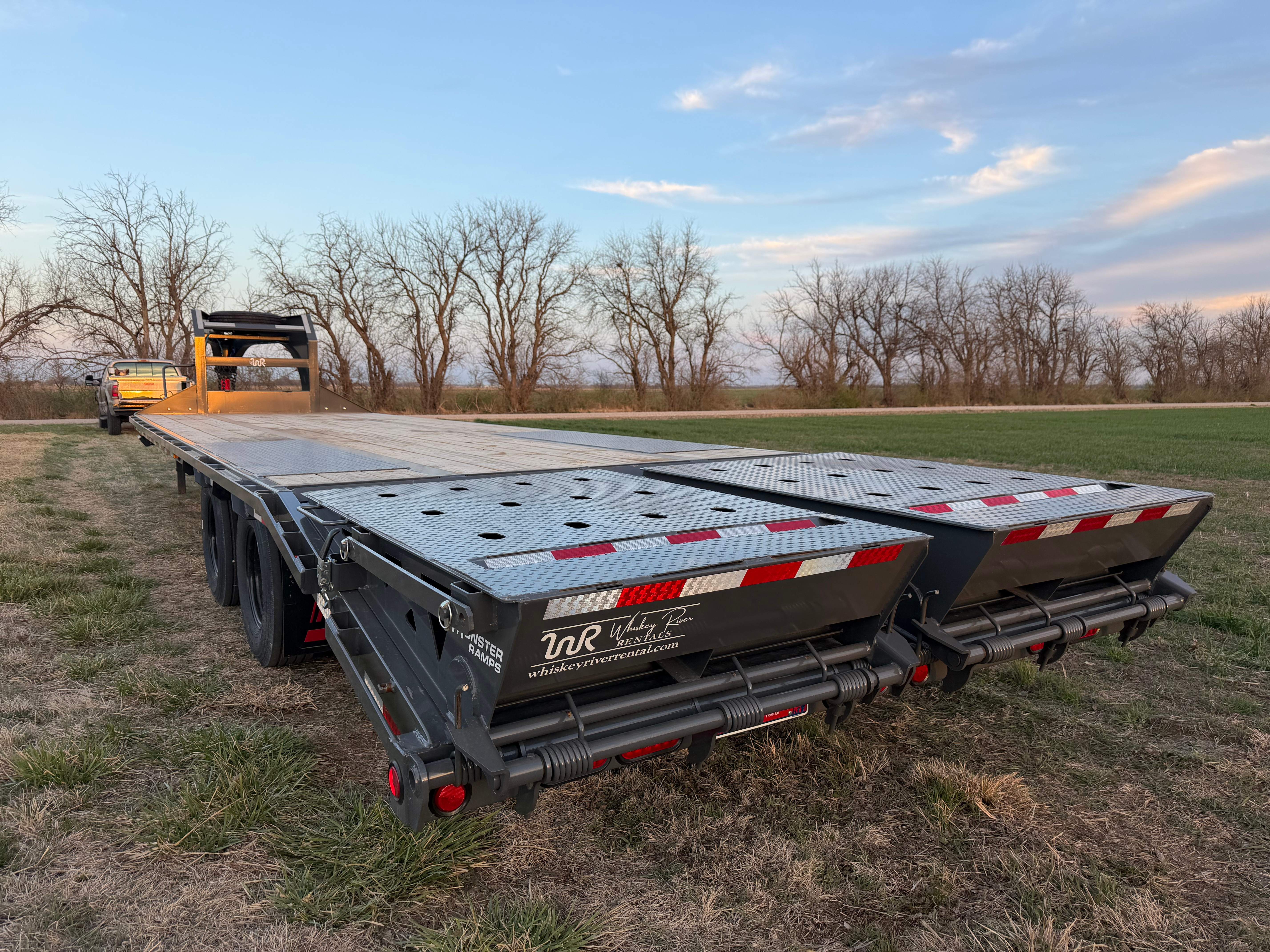 30' Gooseneck Deckover w/Monster Ramps view 4
