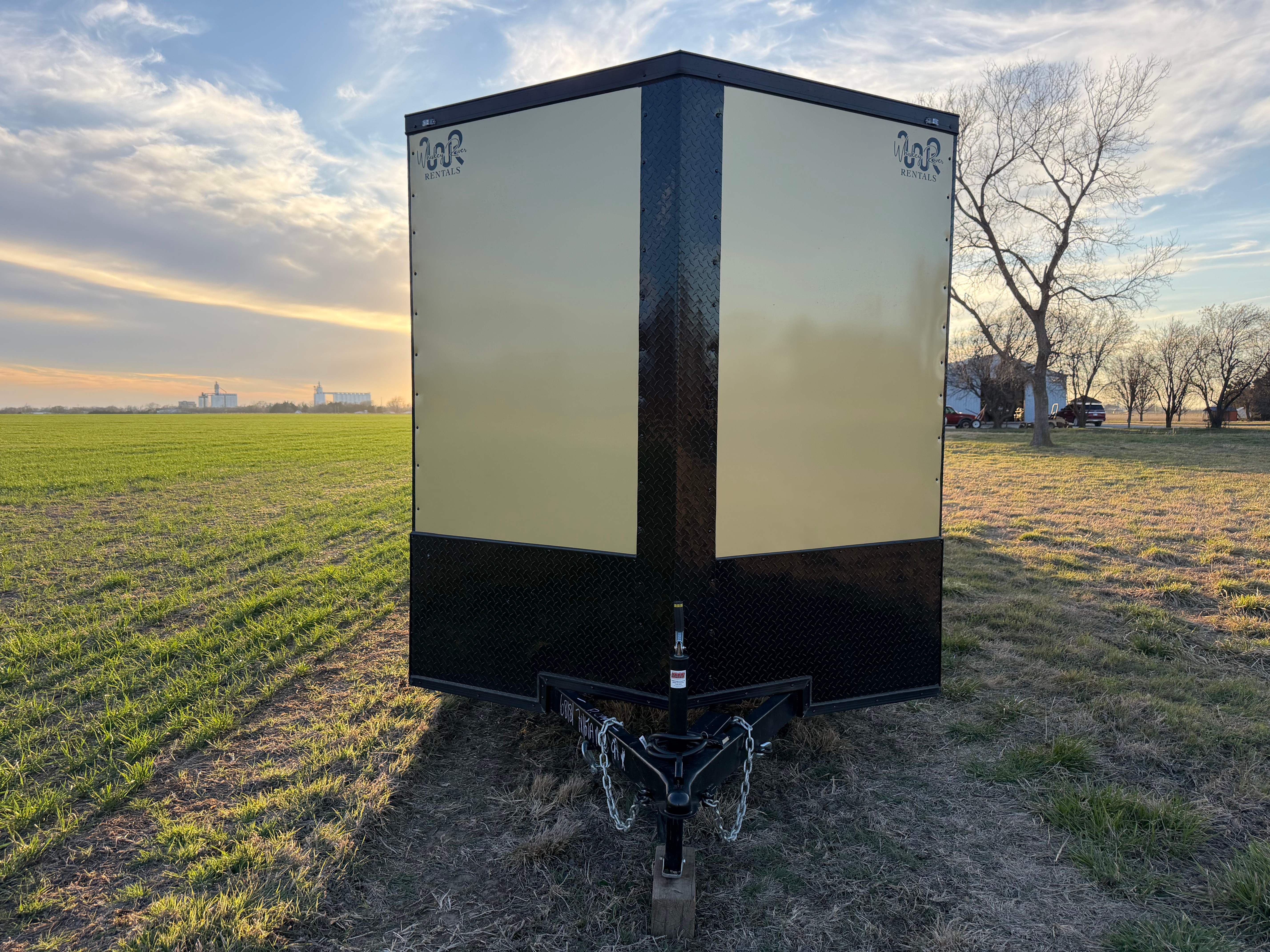 7 x 16 Enclosed Trailer w/Winch view 4